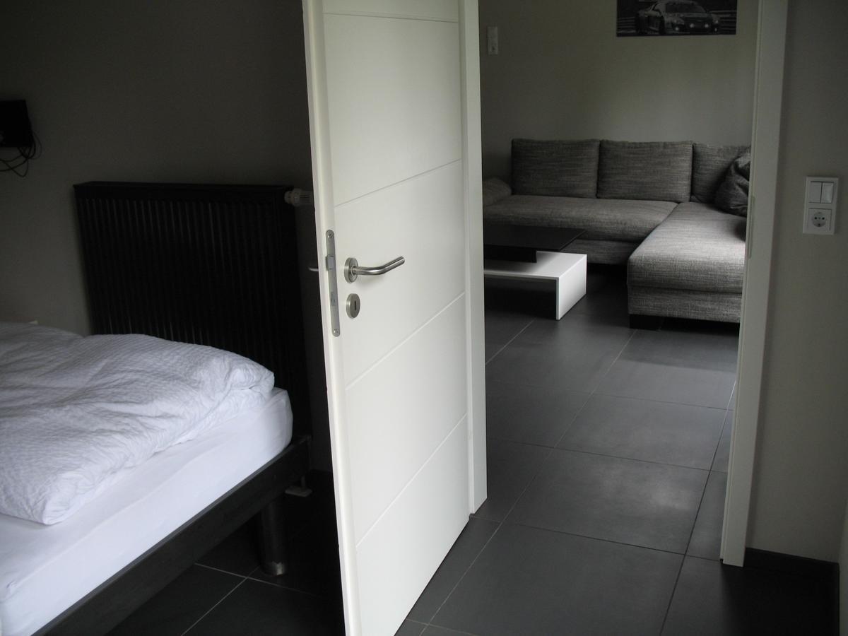 Ring-Race-Flats Appartements آدناو المظهر الخارجي الصورة